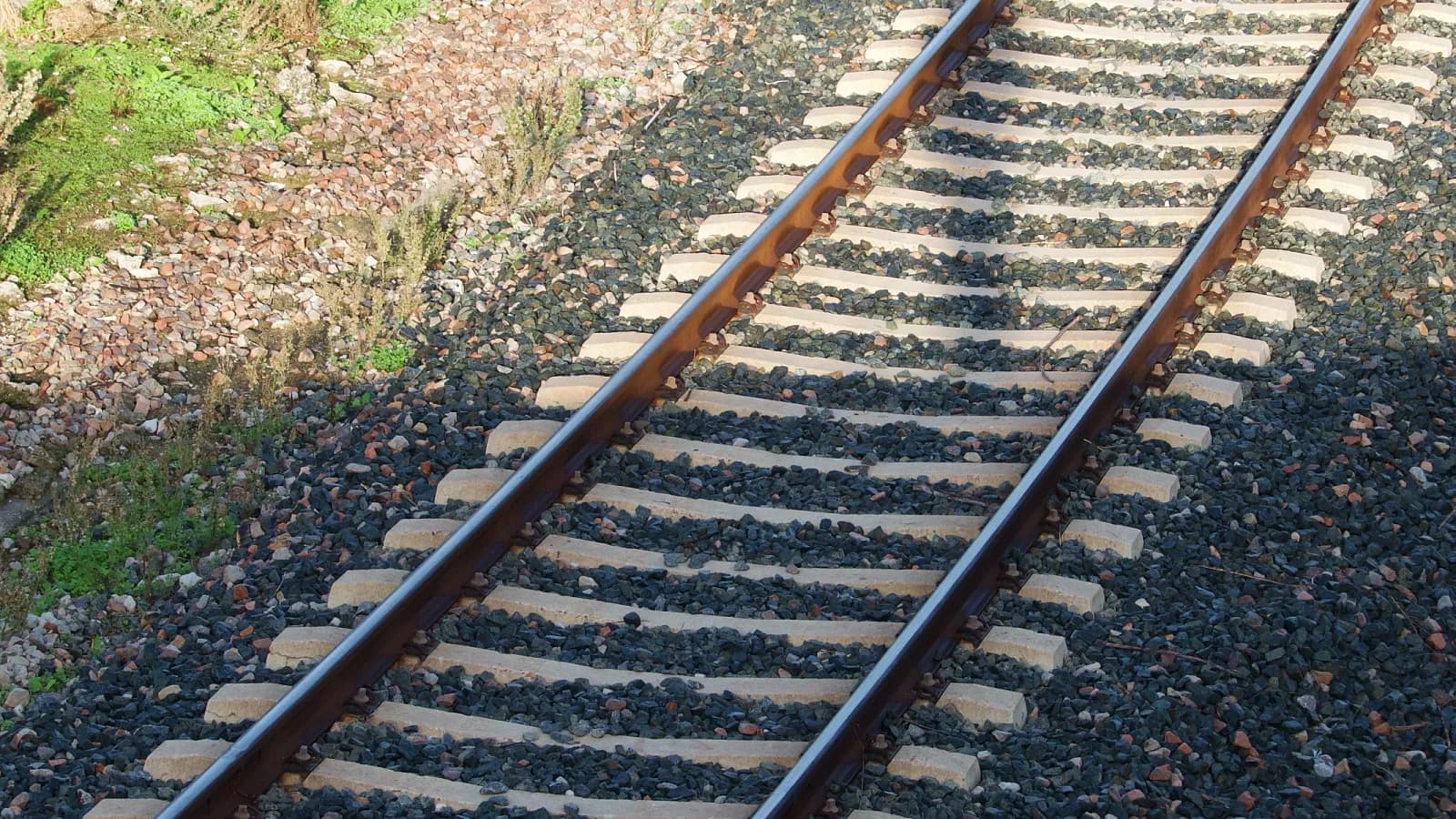 Adif licita un contrato de gestión integral de instalaciones de protección en soterramientos y túneles de Andalucía