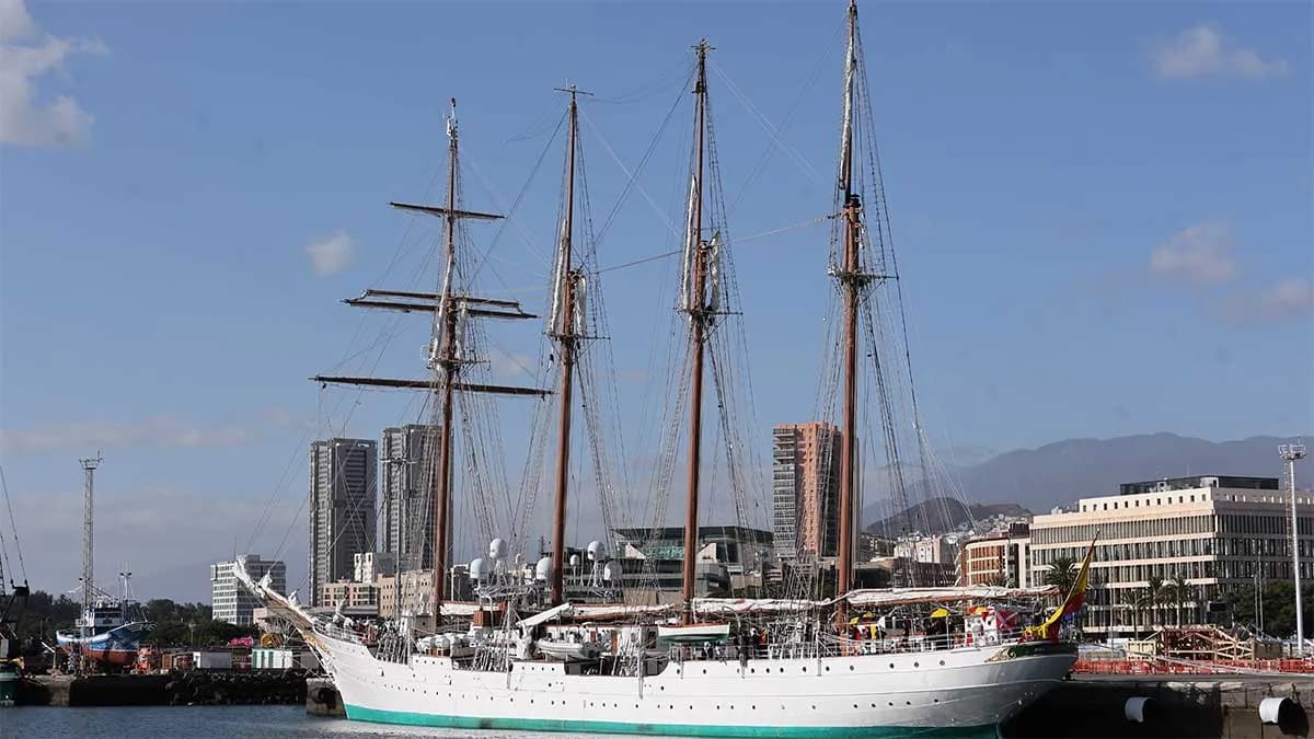 El buque escuela Juan Sebastián de Elcano arriba a Tenerife en su 97º crucero de instrucción