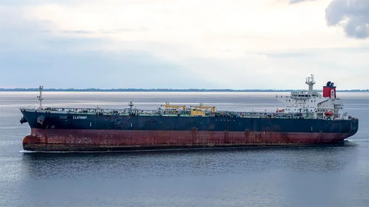 Marina Mercante sanciona al buque “Elephant” por hacer transbordos de hidrocarburos en aguas de Ceuta