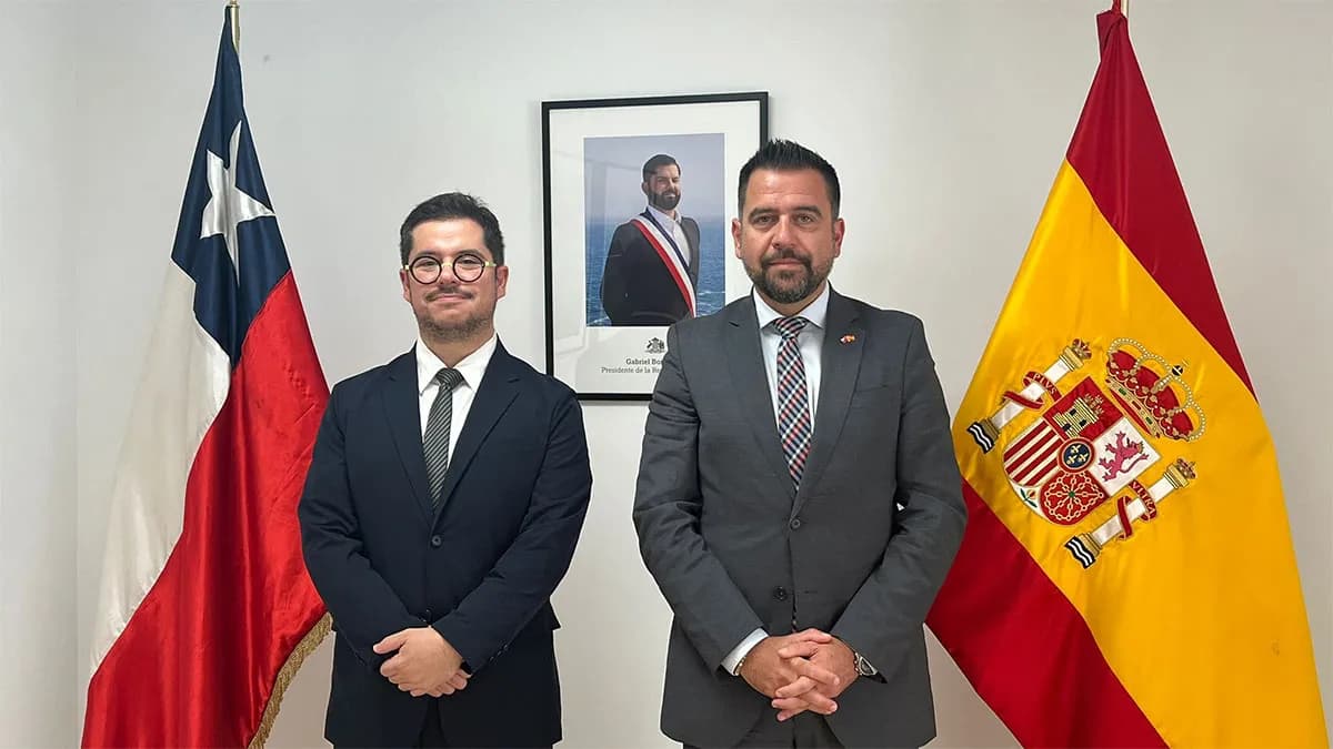 El embajador de Chile se interesa por los proyectos de Economía Azul de la Zona Franca de Cádiz