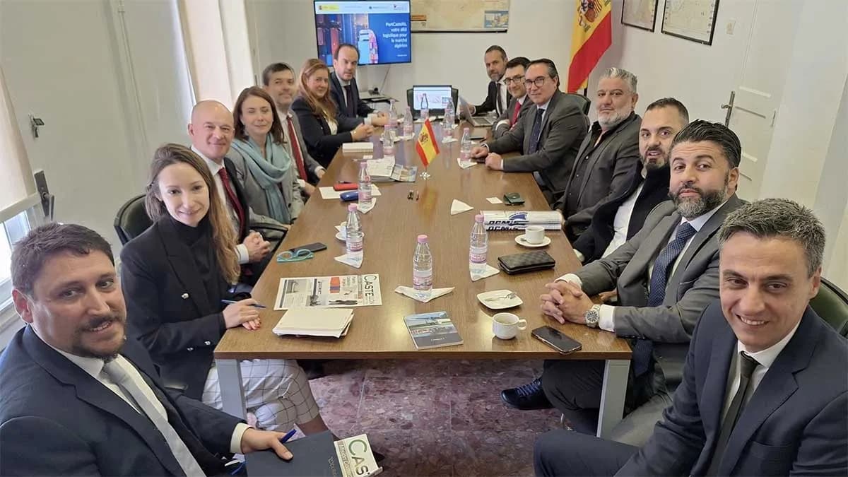 El Puerto de Castellón recibirá a empresarios argelinos en enero tras reactivar sus relaciones comerciales