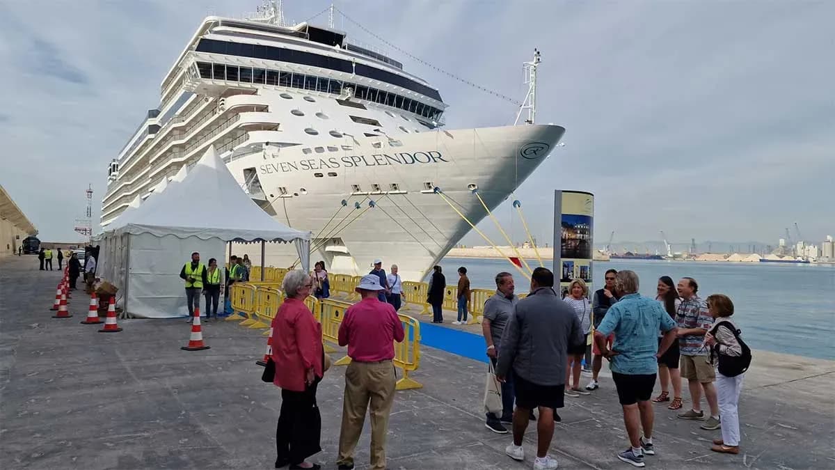 El Puerto de Castellón busca en Miami nuevas escalas de cruceros boutique y de lujo