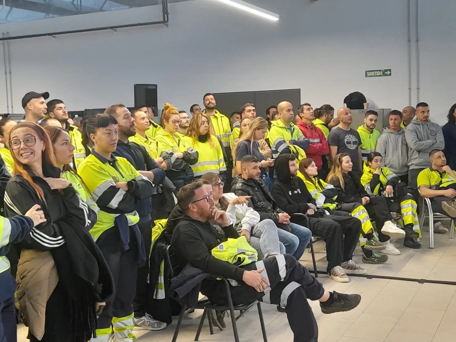 Estibadores de Barcelona implementarán medidas para afrontar el aumento de la actividad portuaria