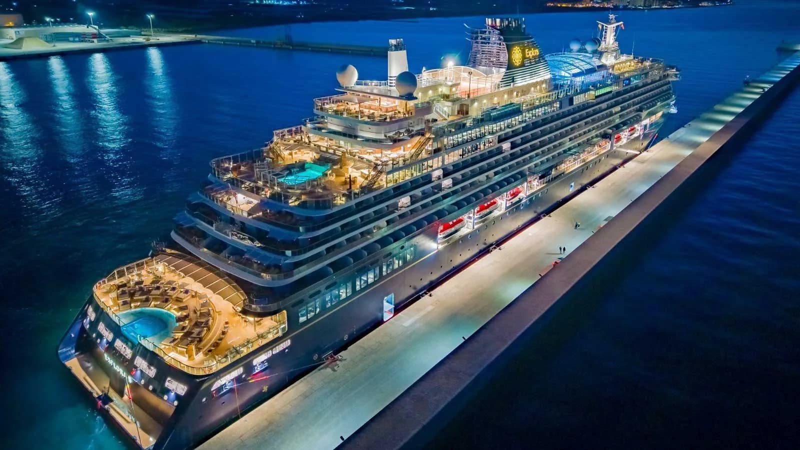 El Puerto de Motril recibe por primera vez al crucero de lujo «Explora II» en su ruta por el Mediterráneo