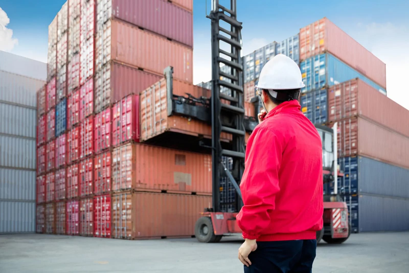 Las exportaciones andaluzas alcanzan los 2.223 millones de euros en enero y logran un superávit comercial de 325 millones
