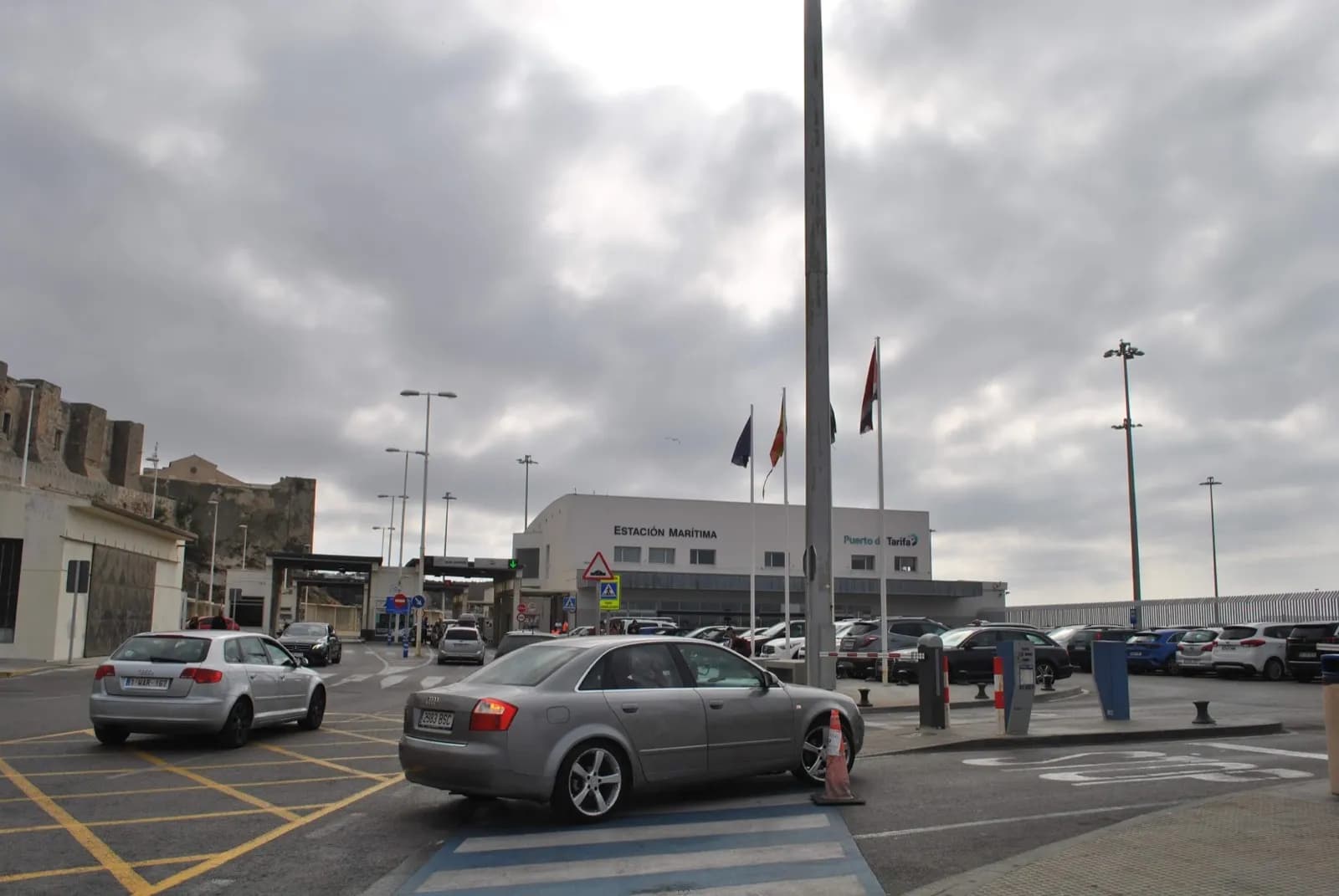 Continúan las cancelaciones del puerto de Tarifa debido al fuerte temporal en el Estrecho de Gibraltar
