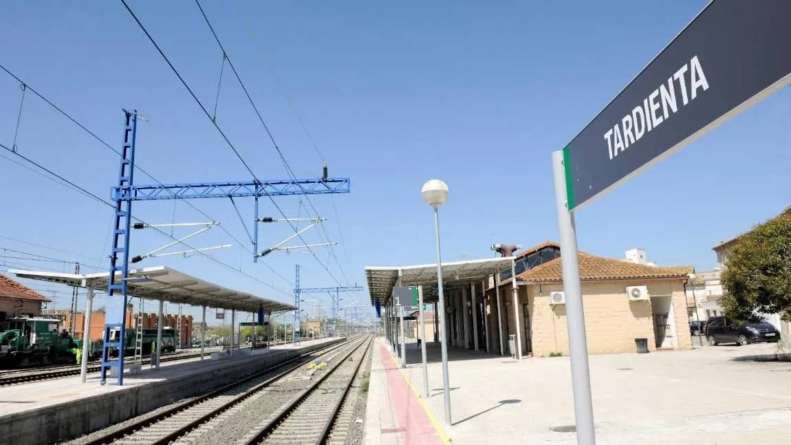 Transportes licita la redacción de estudios para mejorar el transporte ferroviario de mercancías entre Aragón y Cataluña