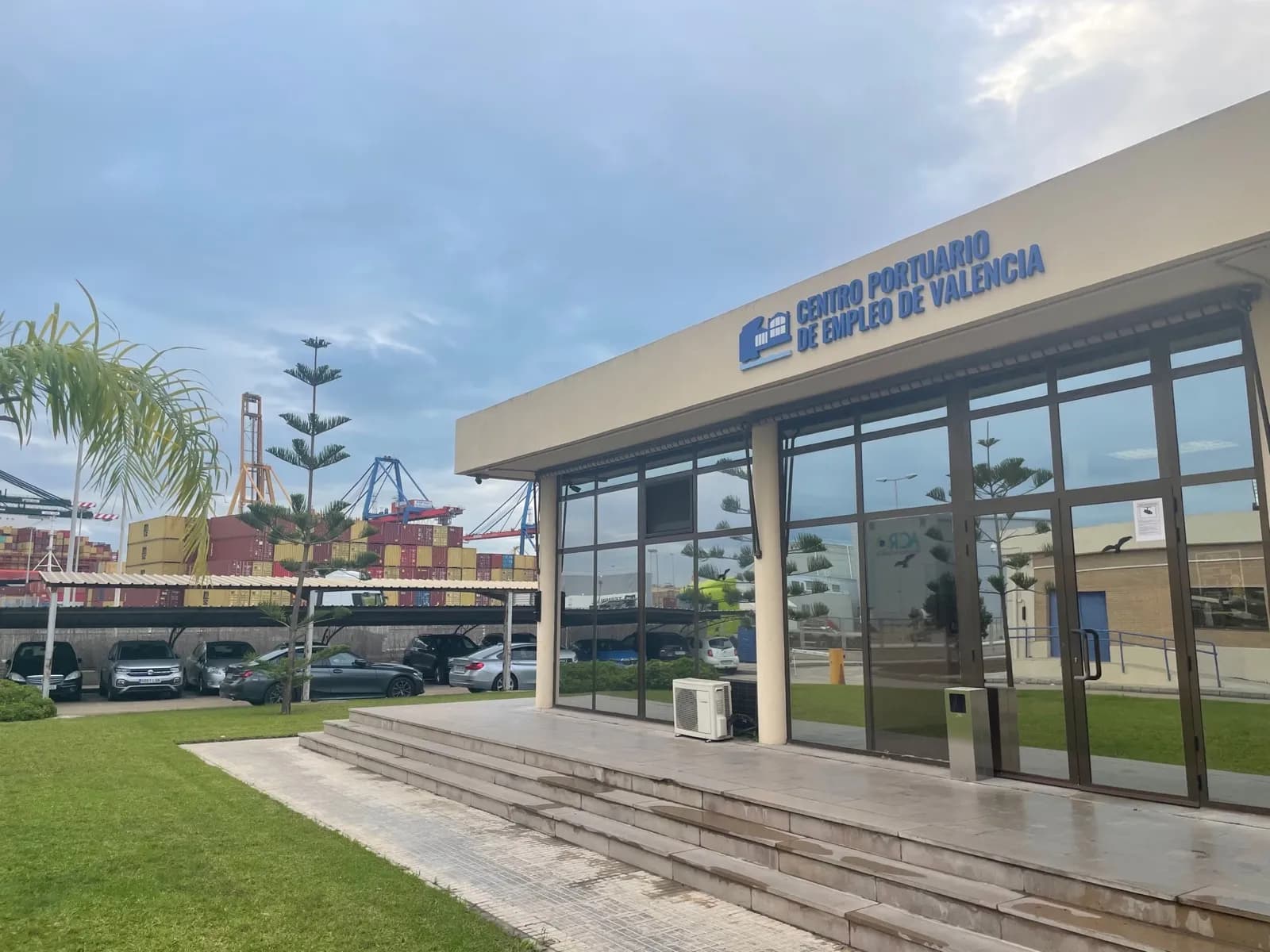 El Centro Portuario de Empleo de Valencia renueva y amplía sus certificaciones de calidad