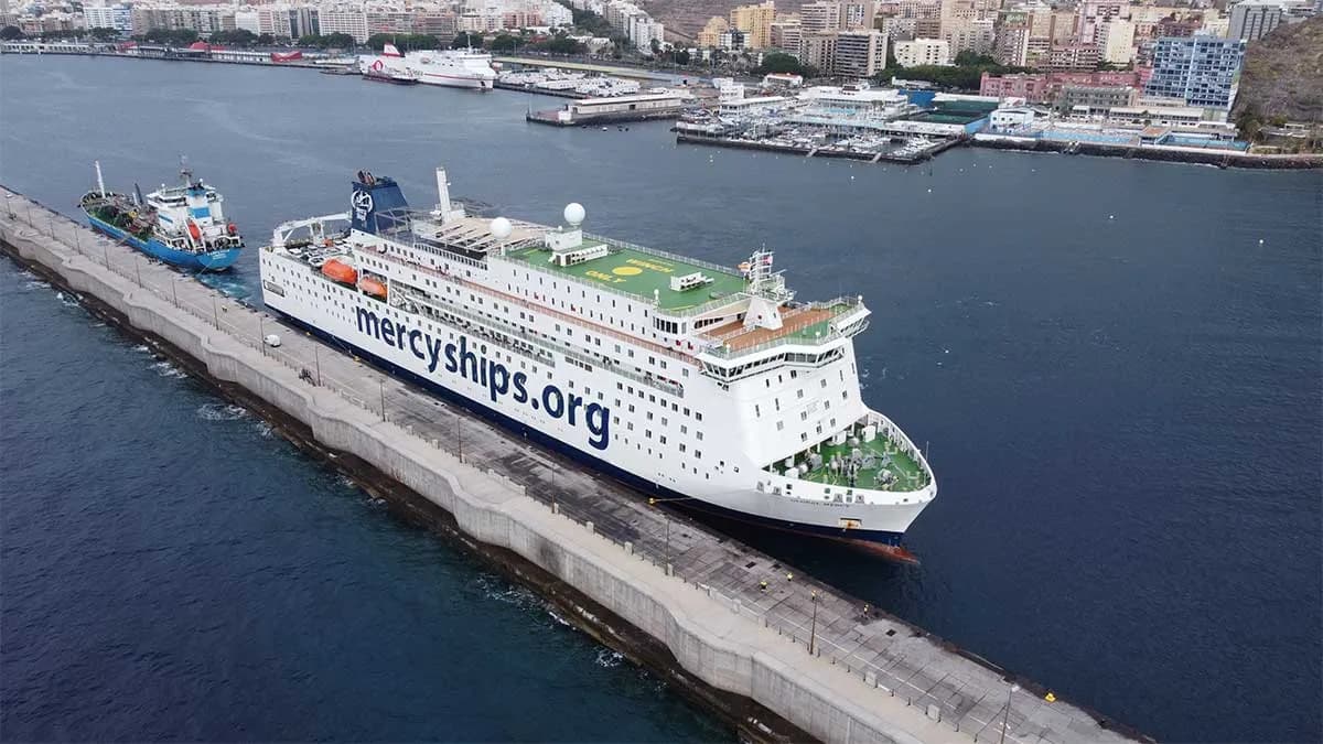 El puerto de Santa Cruz de Tenerife acoge la escala técnica del Global Mercy