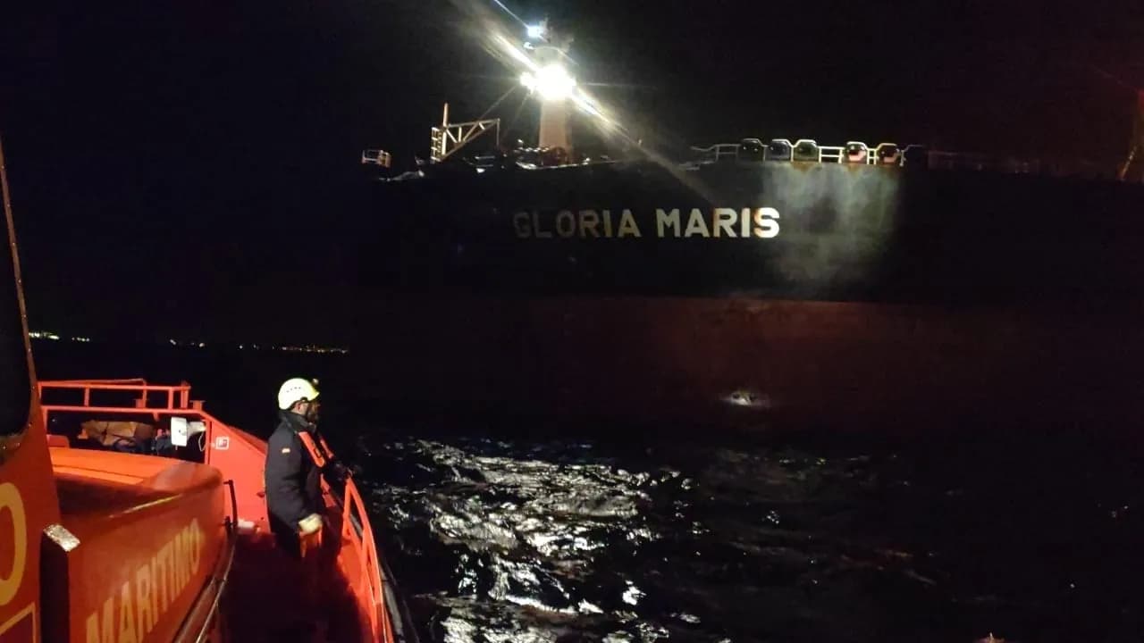 Bajo investigación, la colisión entre un buque tanque y un portacontenedores cerca de Algeciras