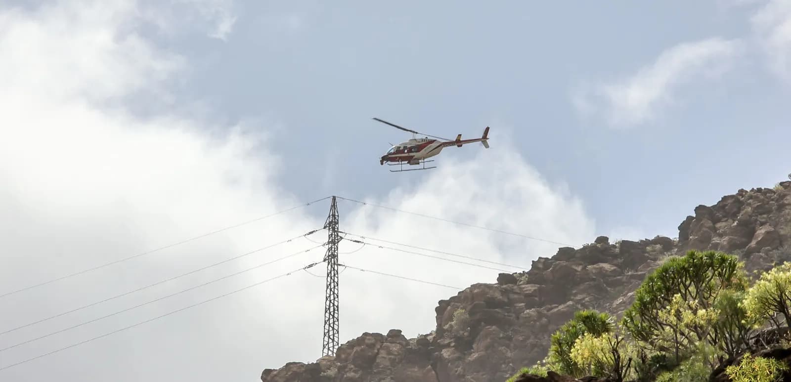 Endesa inicia la inspección aérea de líneas eléctricas en Cádiz