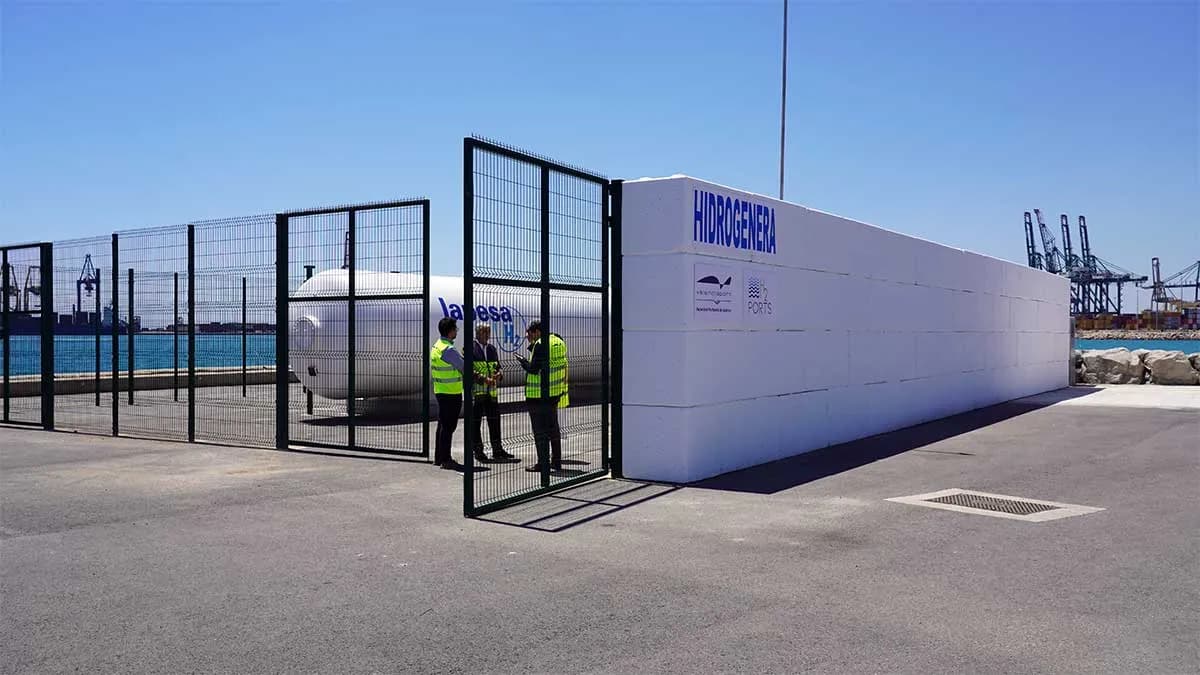 La Autoridad Portuaria de Valencia impulsa el uso del hidrógeno a través de un convenio con CNH2
