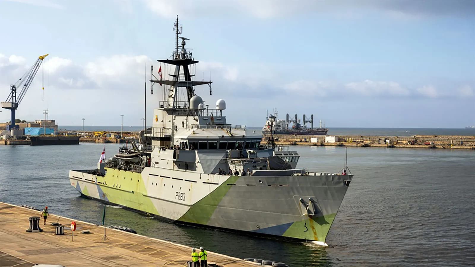 El HMS Mersey hace escala en Gibraltar tras participar en misiones de vigilancia marítima