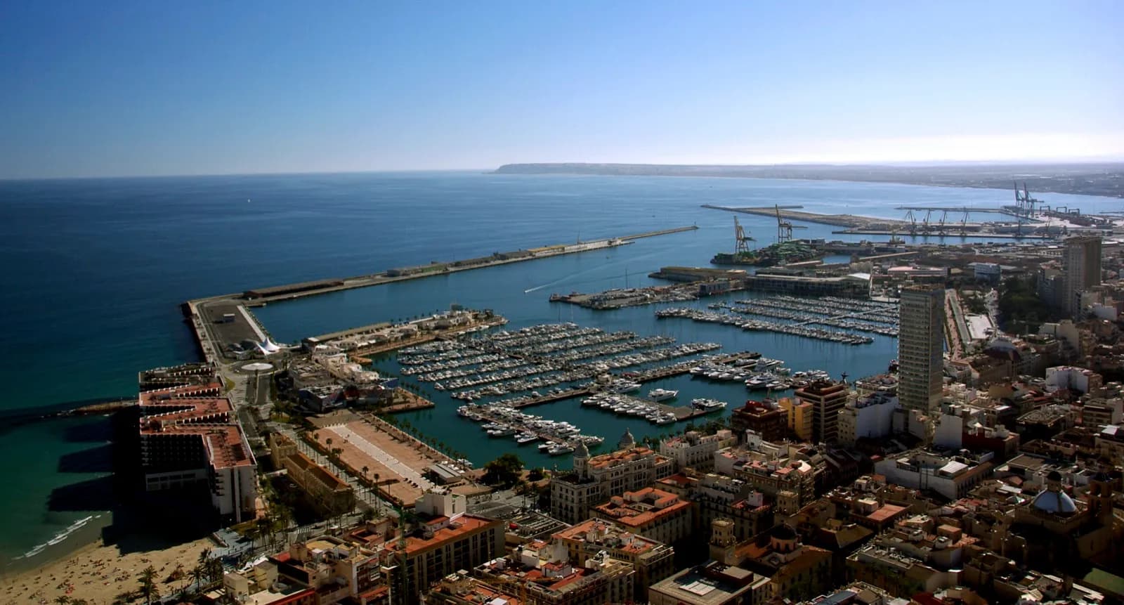El Puerto de Alicante respalda 16 proyectos en la última convocatoria del Fondo Puertos 4.0