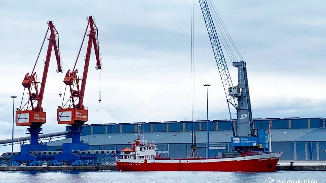 La gestión medioambiental del Puerto de Gijón, galardonada con la Escoba de Oro