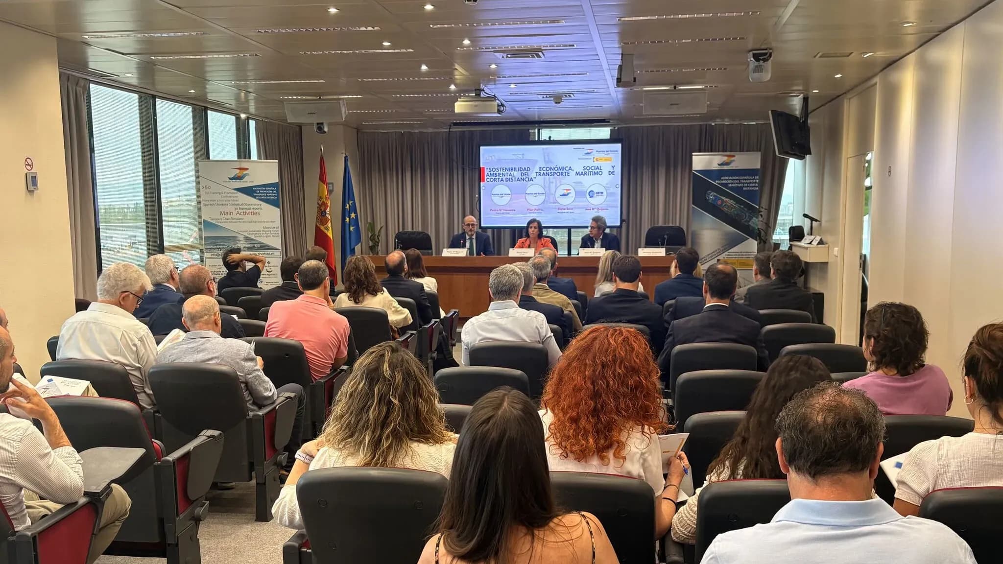 El transporte marítimo de corta distancia reclama estabilidad normativa y costes competitivos
