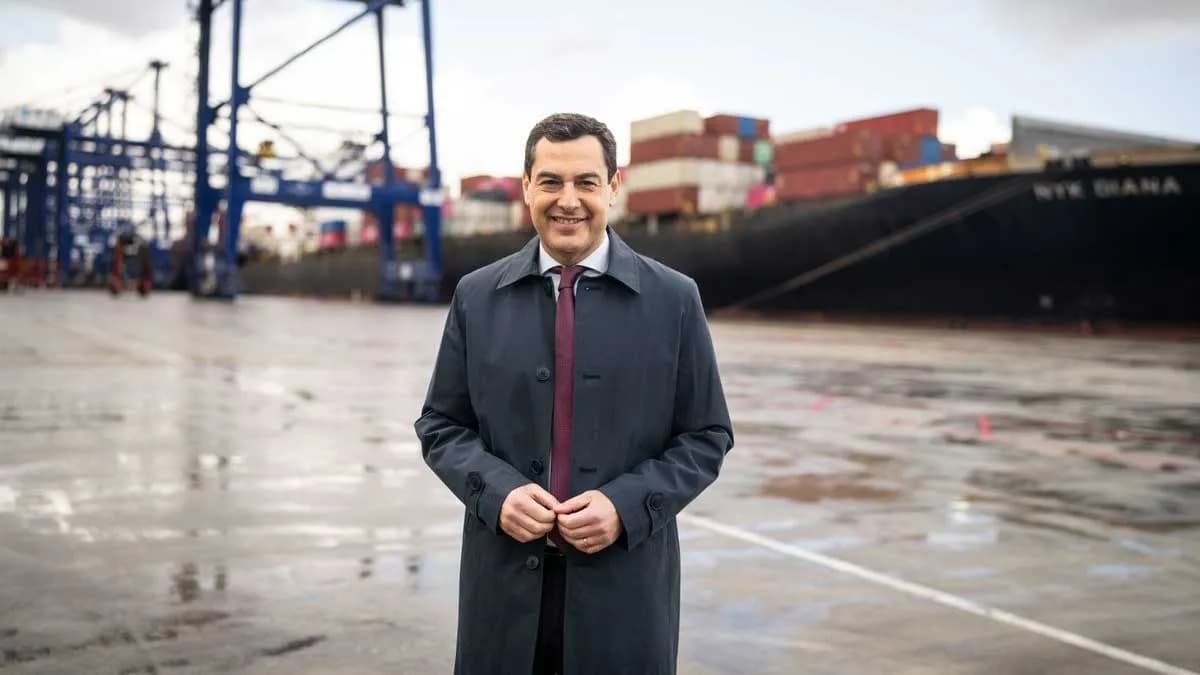El presidente de la Junta destaca la importancia del Puerto de Algeciras como eje estratégico y motor de la economía andaluza