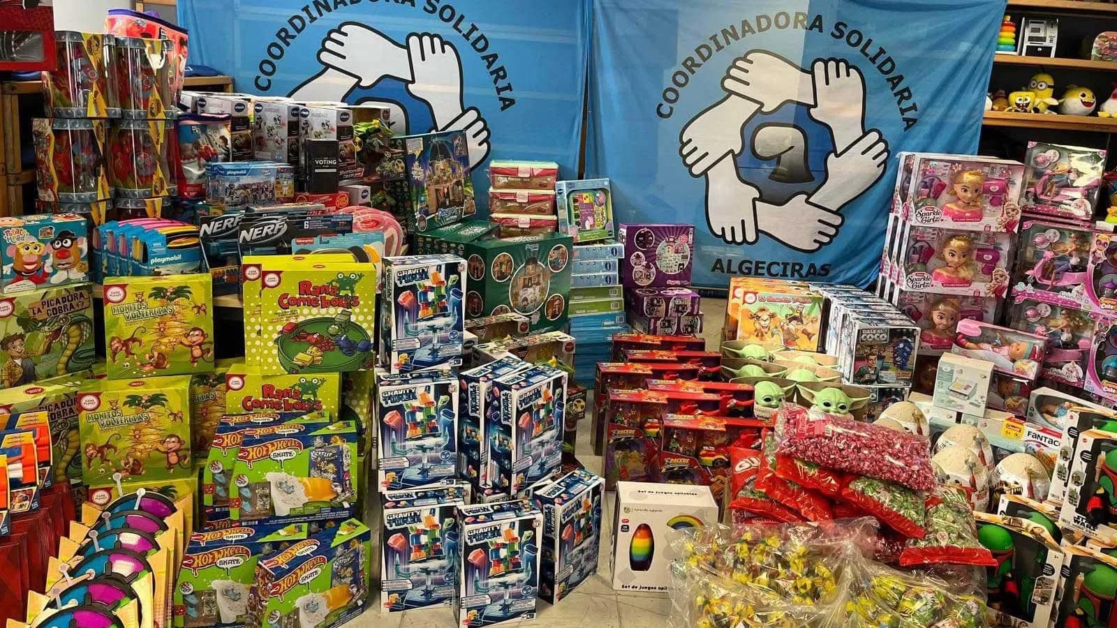 Coordinadora Solidaria refuerza su compromiso navideño con el reparto de alimentos y juguetes en el Campo de Gibraltar