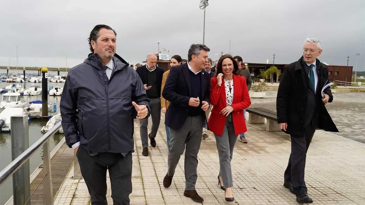 La Junta de Andalucía completará en Semana Santa las obras de mejora de la navegabilidad en el puerto de El Terrón