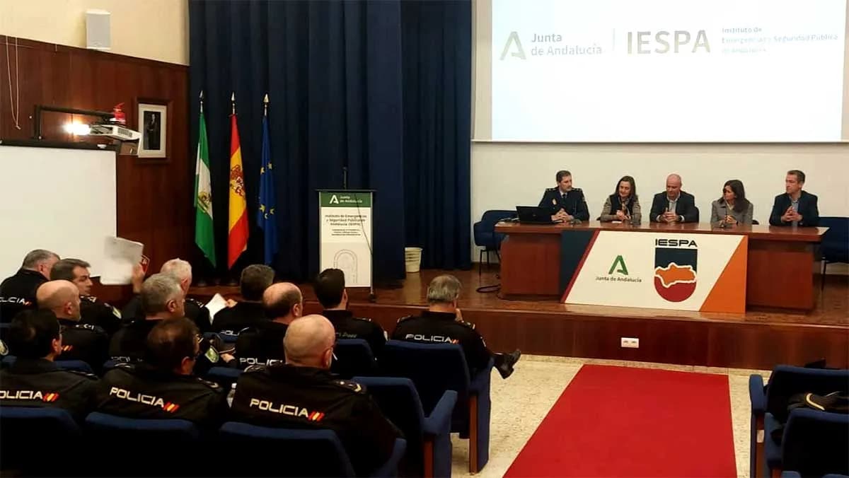 La Junta de Andalucía capacita en materia de inspección pesquera a 34 agentes de la policía