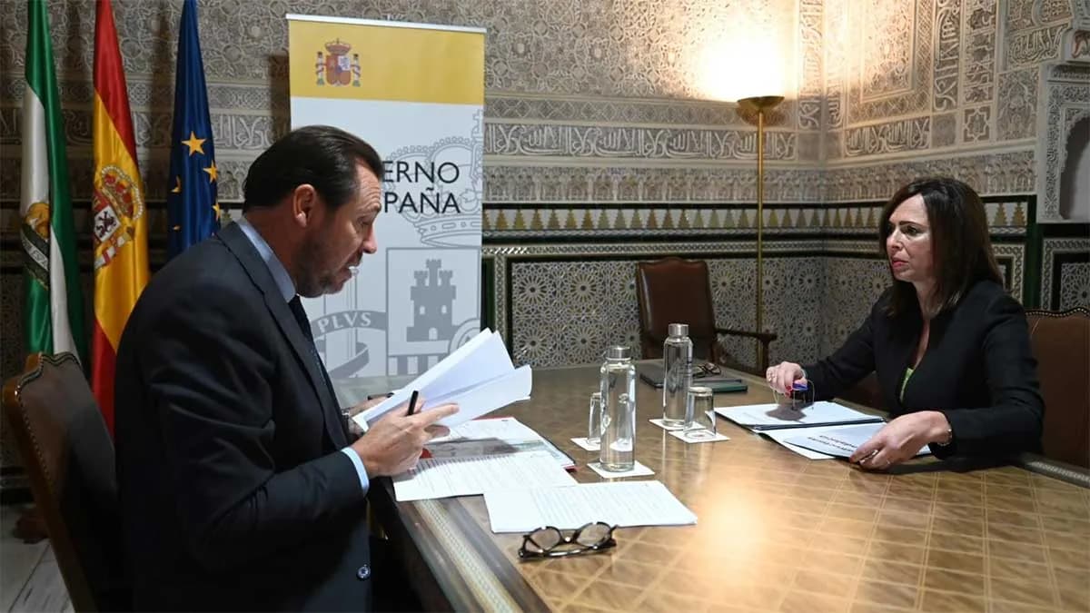 La Junta de Andalucía y el Ministerio de Transportes analizan el futuro ferroviario de la comunidad autónoma