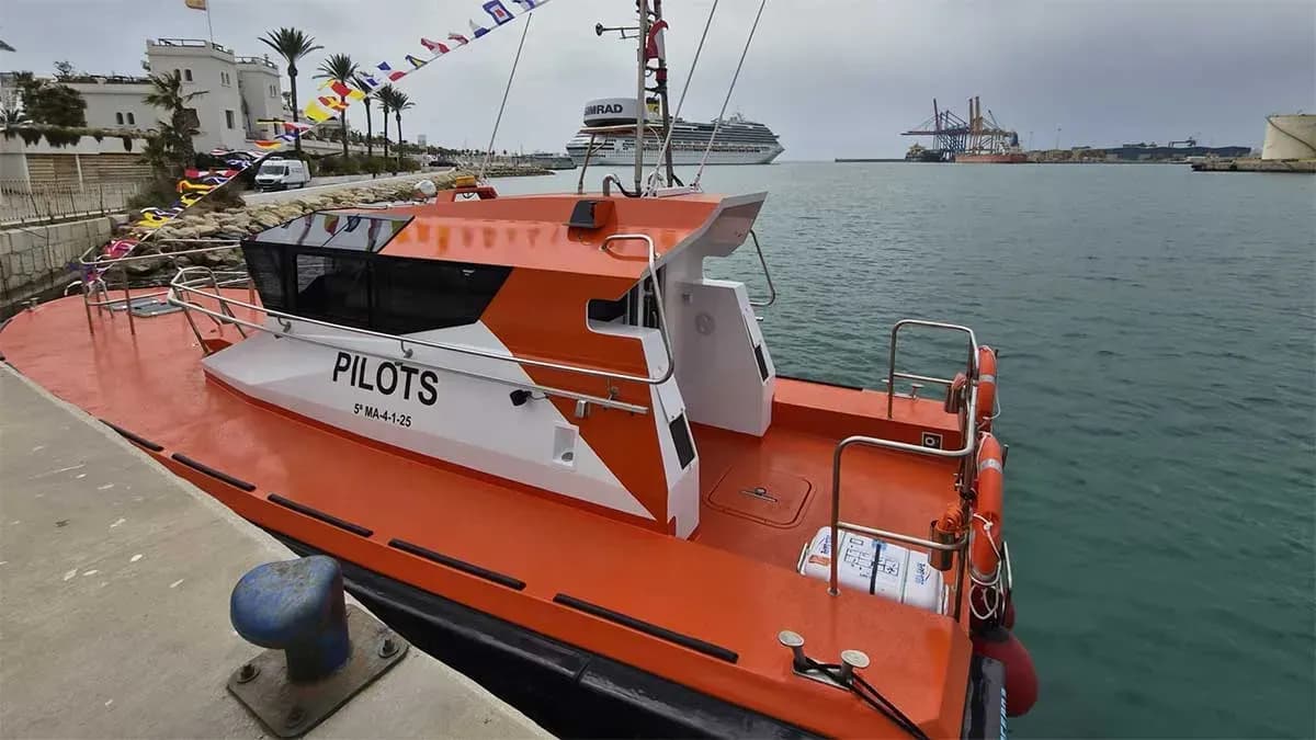 La Corporación de Prácticos del Puerto de Málaga presenta su nueva embarcación