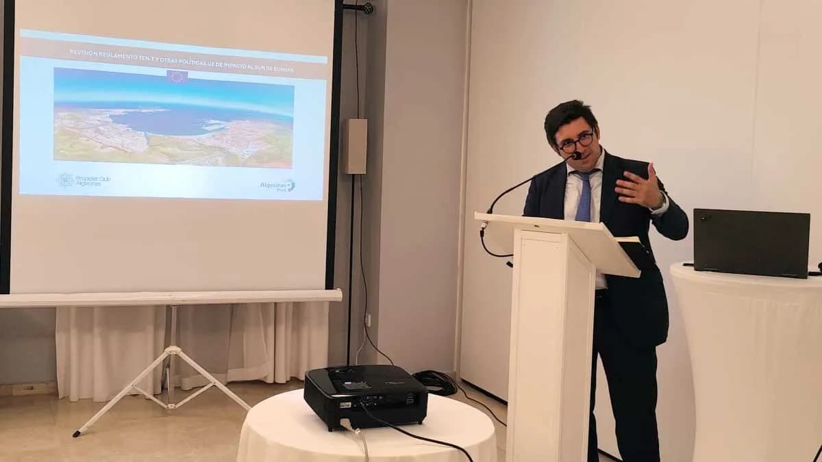 Luis Núñez aborda las implicaciones del nuevo reglamento Ten-T y los beneficios de los fondos europeos para el puerto de Algeciras