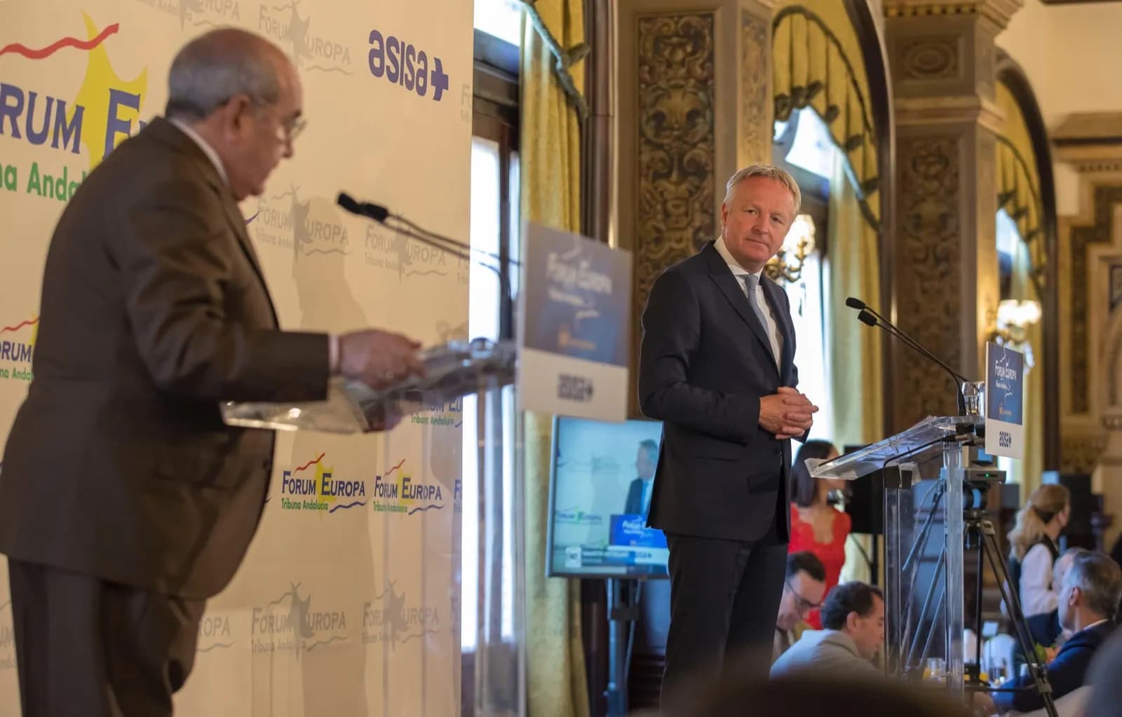 Cepsa invertirá hasta 5000 millones de euros y creará 17.000 empleos en Andalucía