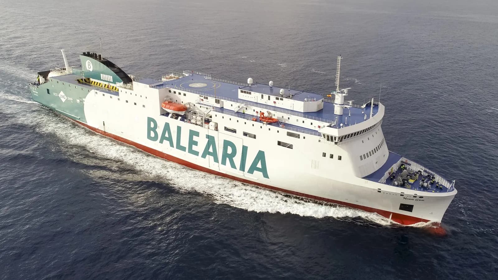 Baleària renueva el acuerdo con Correos para la contratación de servicios de transporte marítimo