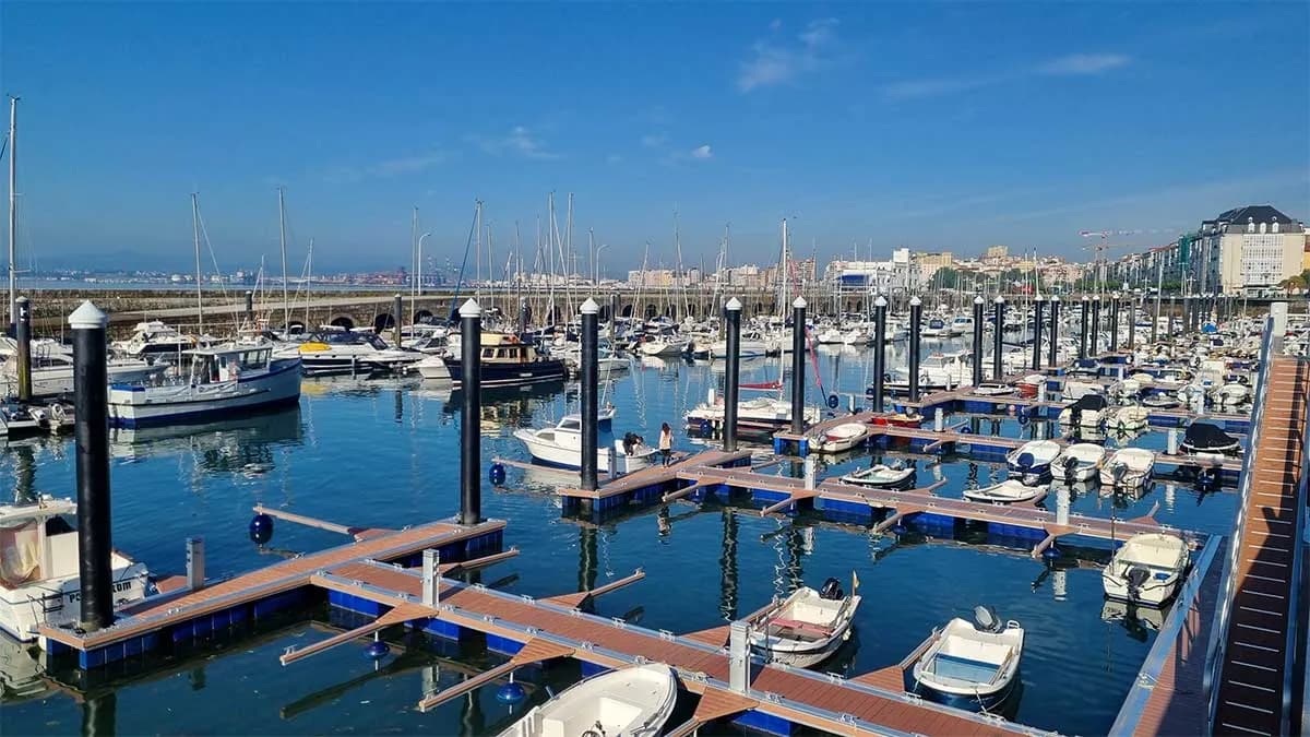 Finalizadas las obras de reordenación de la dársena de Molnedo en el puerto de Santander