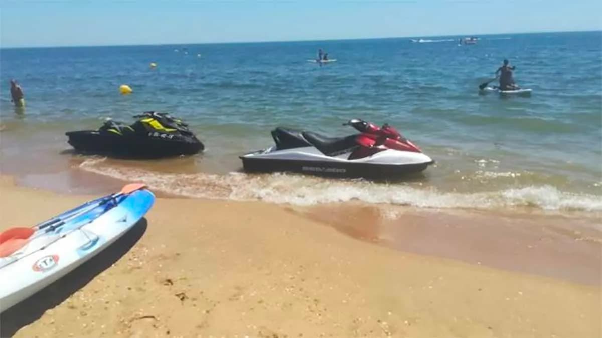 La Capitanía Marítima de Huelva regula el uso de motos náuticas para garantizar la seguridad