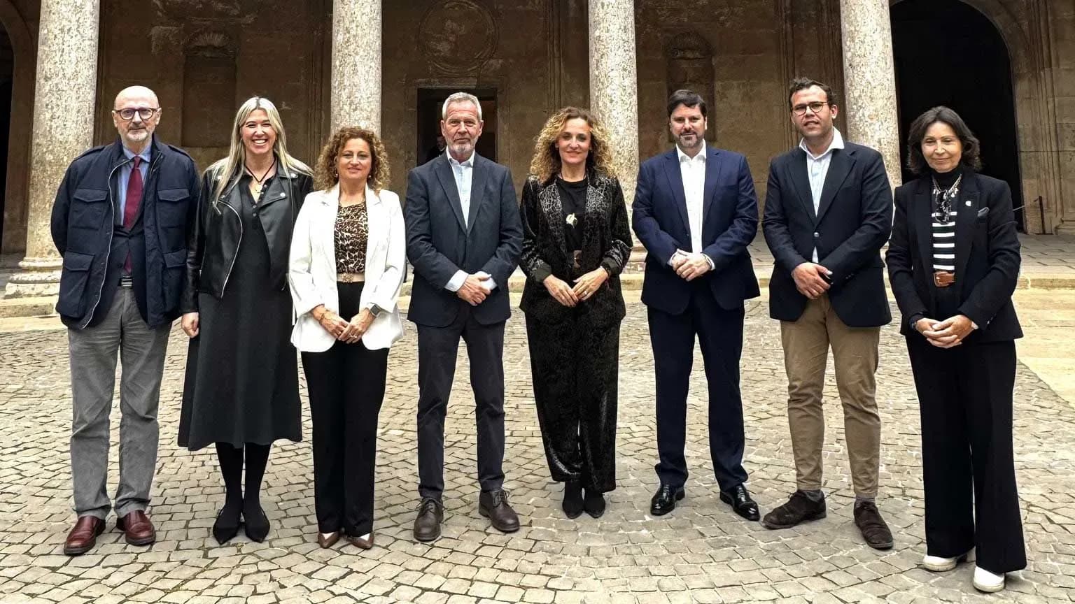 El Puerto de Motril presenta en el Palacio de Carlos V la segunda edición del Premio Internacional de Poesía Puerto de la Alhambra