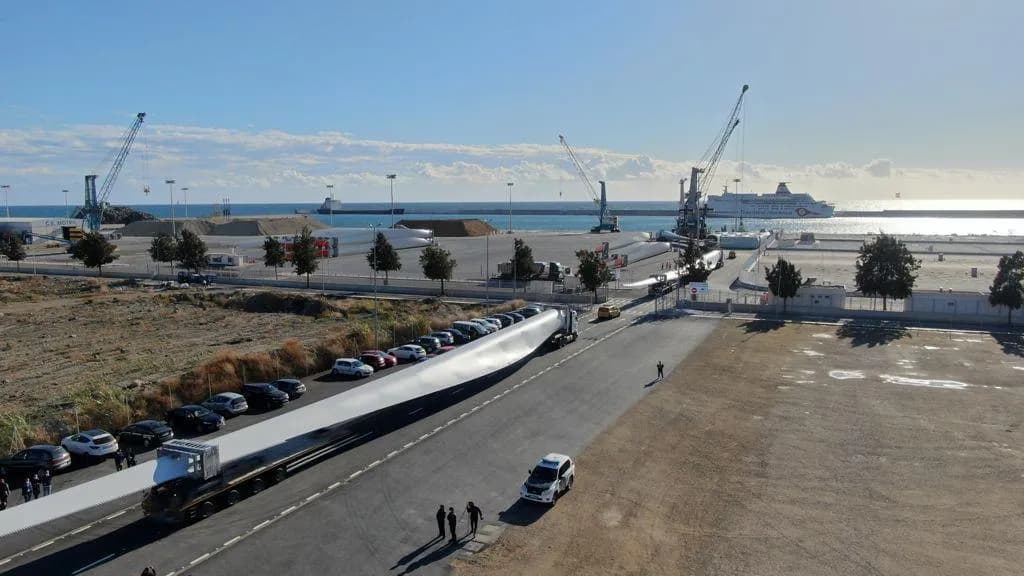 El Puerto de Motril inaugura el nuevo vial para mejorar el acceso y la seguridad de las cargas de proyecto