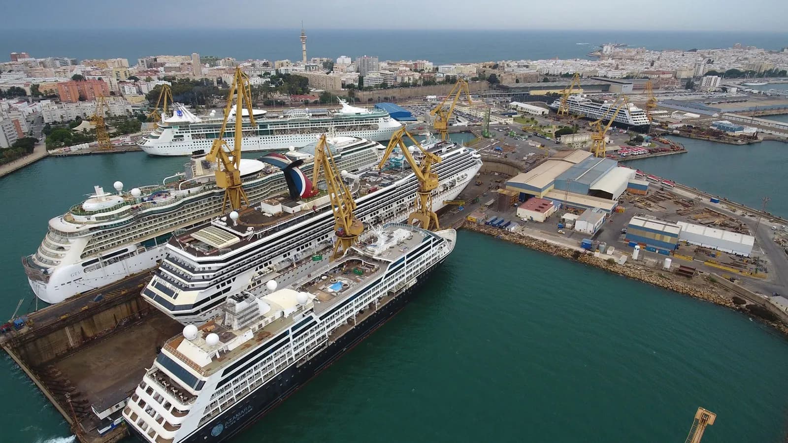 Navantia refuerza el control de horarios y descansos en el astillero de Cádiz