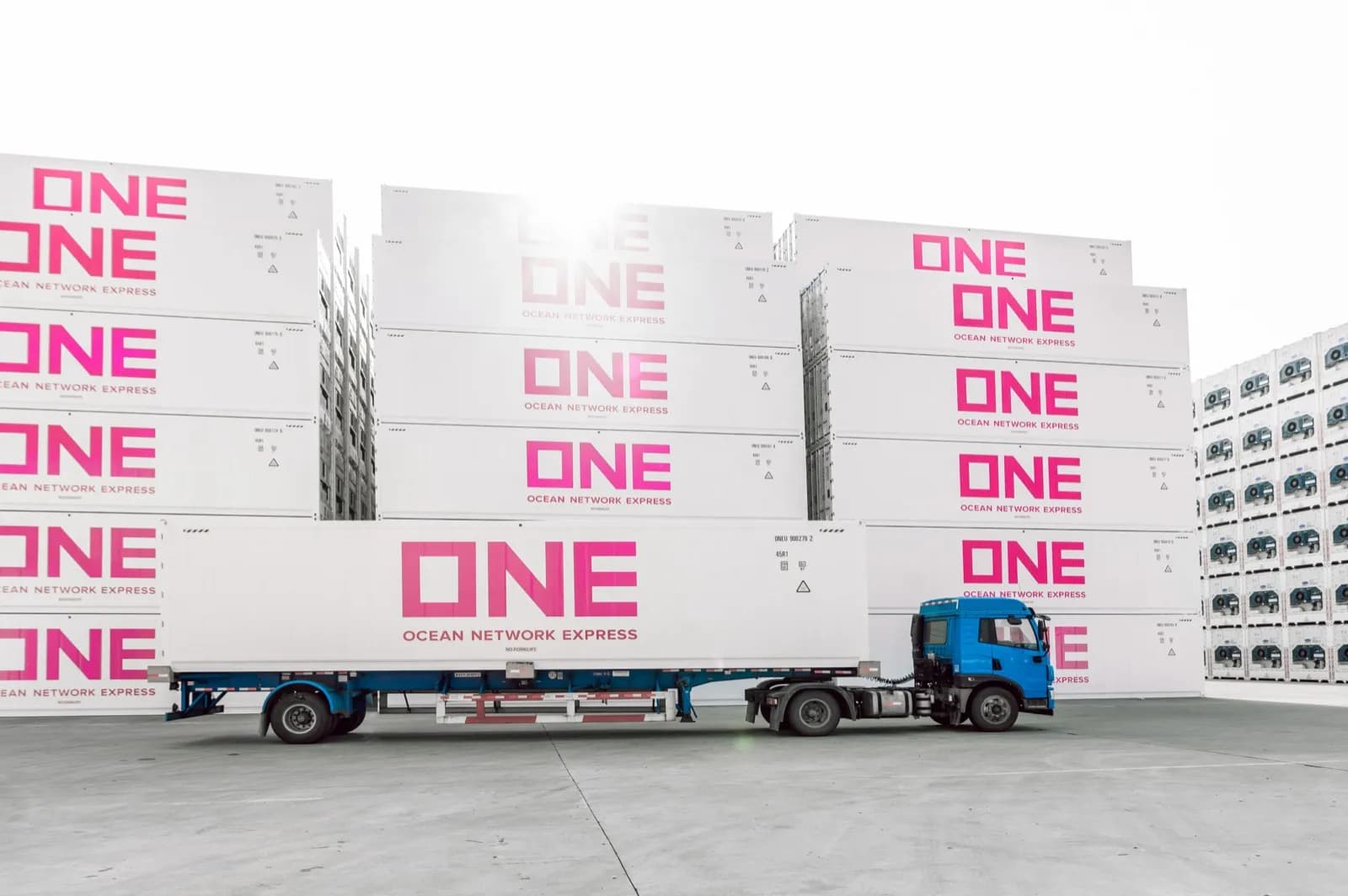ONE introduce un recargo, por temporada alta, en rutas entre Europa y Sudamérica