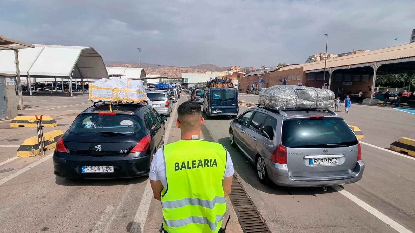 Más de nueve mil pasajeros embarcan desde Almería en los primeros días de la OPE