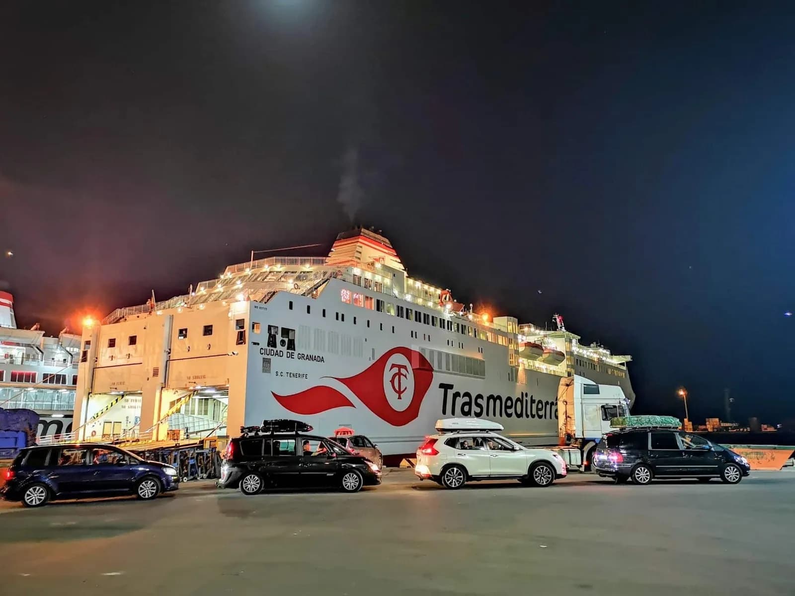 Más de 100.000 pasajeros han pasado por el Puerto de Almería en el primer mes de la OPE