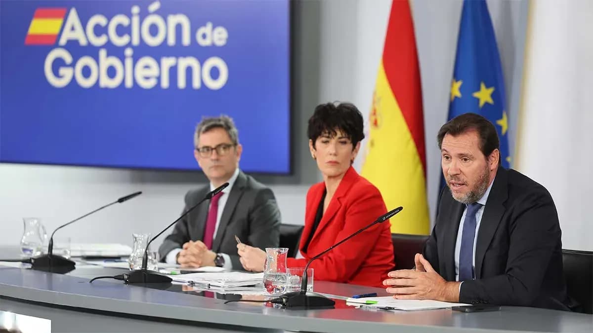 El Gobierno aprueba un nuevo decreto ley con ayudas al transporte por carretera, ferroviario y marítimo por la crisis de Oriente Próximo
