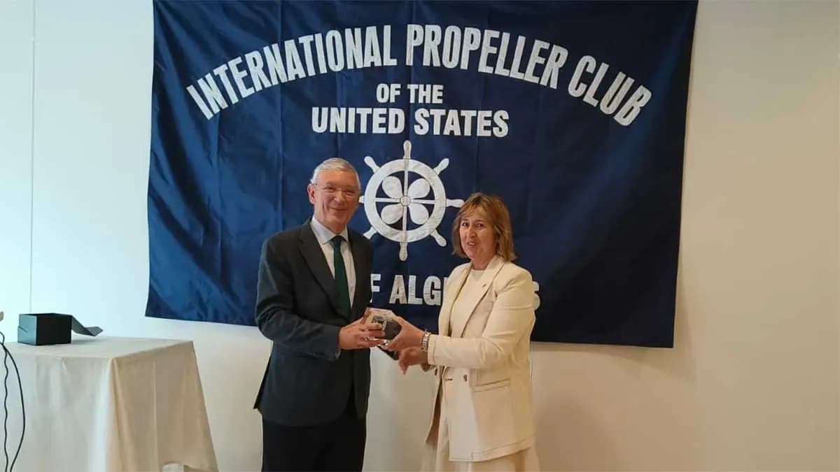 Álvarez-Ossorio advierte de que el Puerto de Algeciras no puede depender de una única salida ferroviaria para competir en la primera división portuaria europea