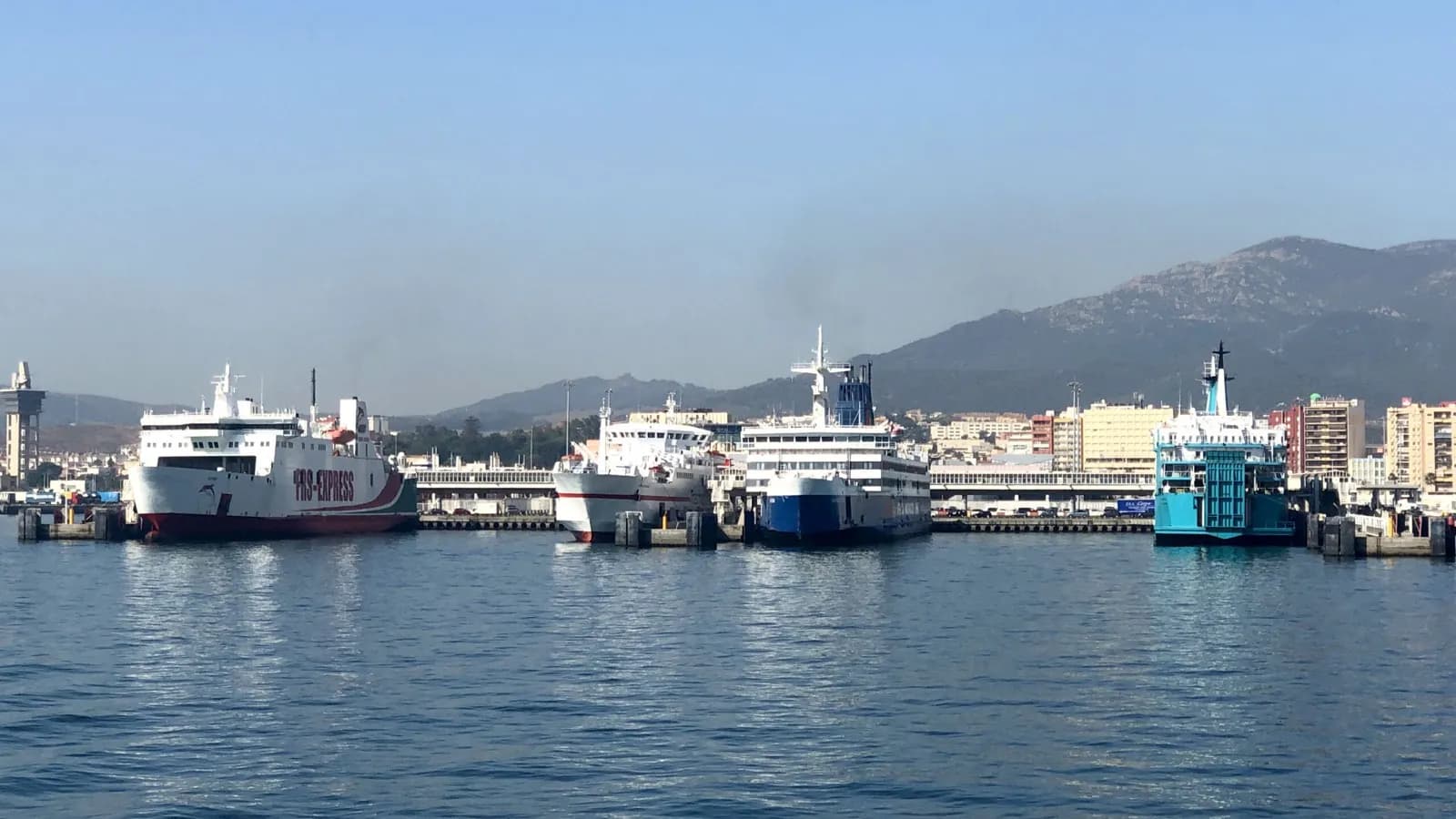 Nuevo paso del Puerto de Algeciras para la electrificación de los muelles de la terminal de pasajeros
