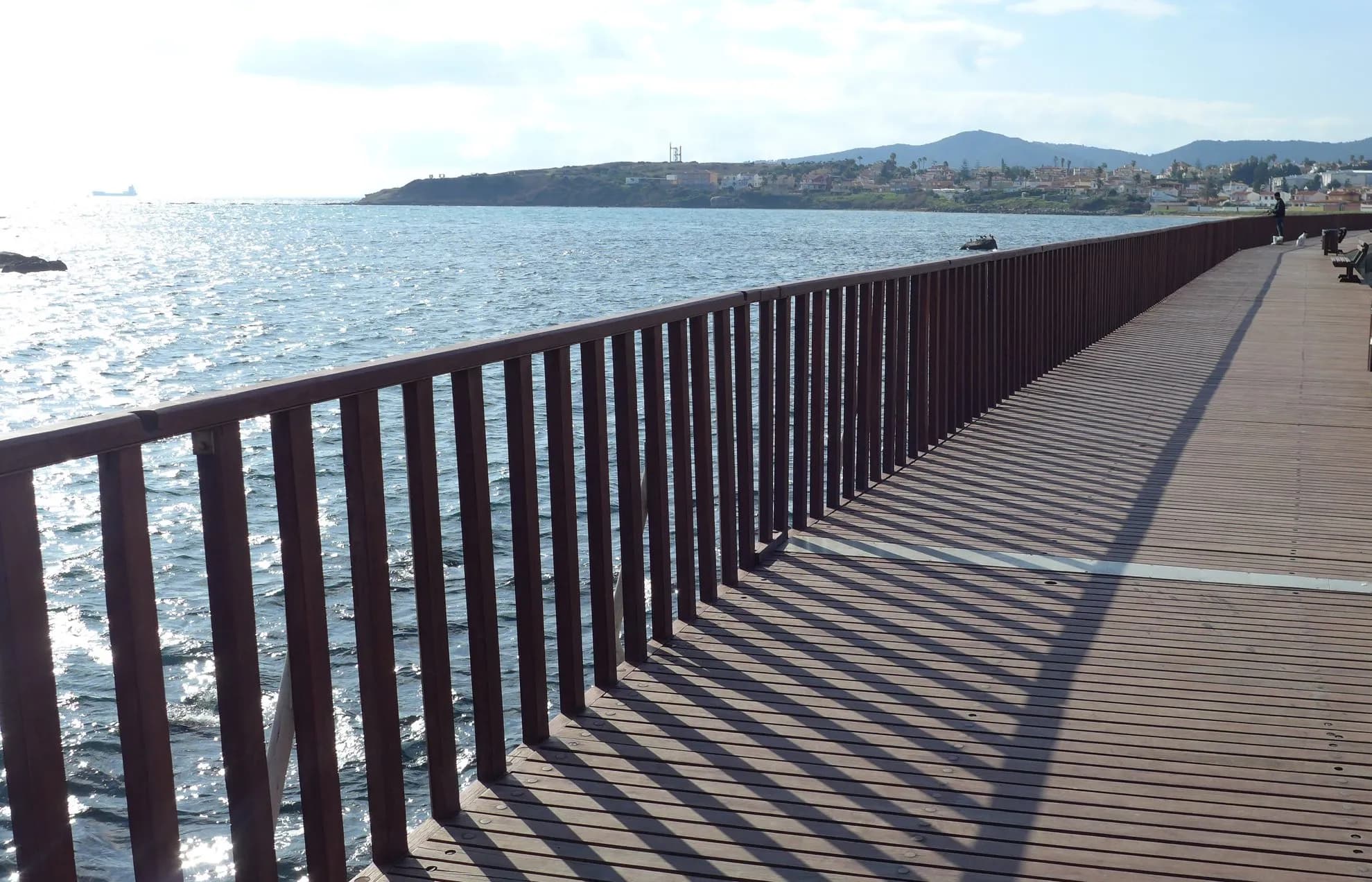 Contratas Terrestres y Marítimas se adjudica el mantenimiento de los pantalanes de madera de varios municipios del Campo de Gibraltar