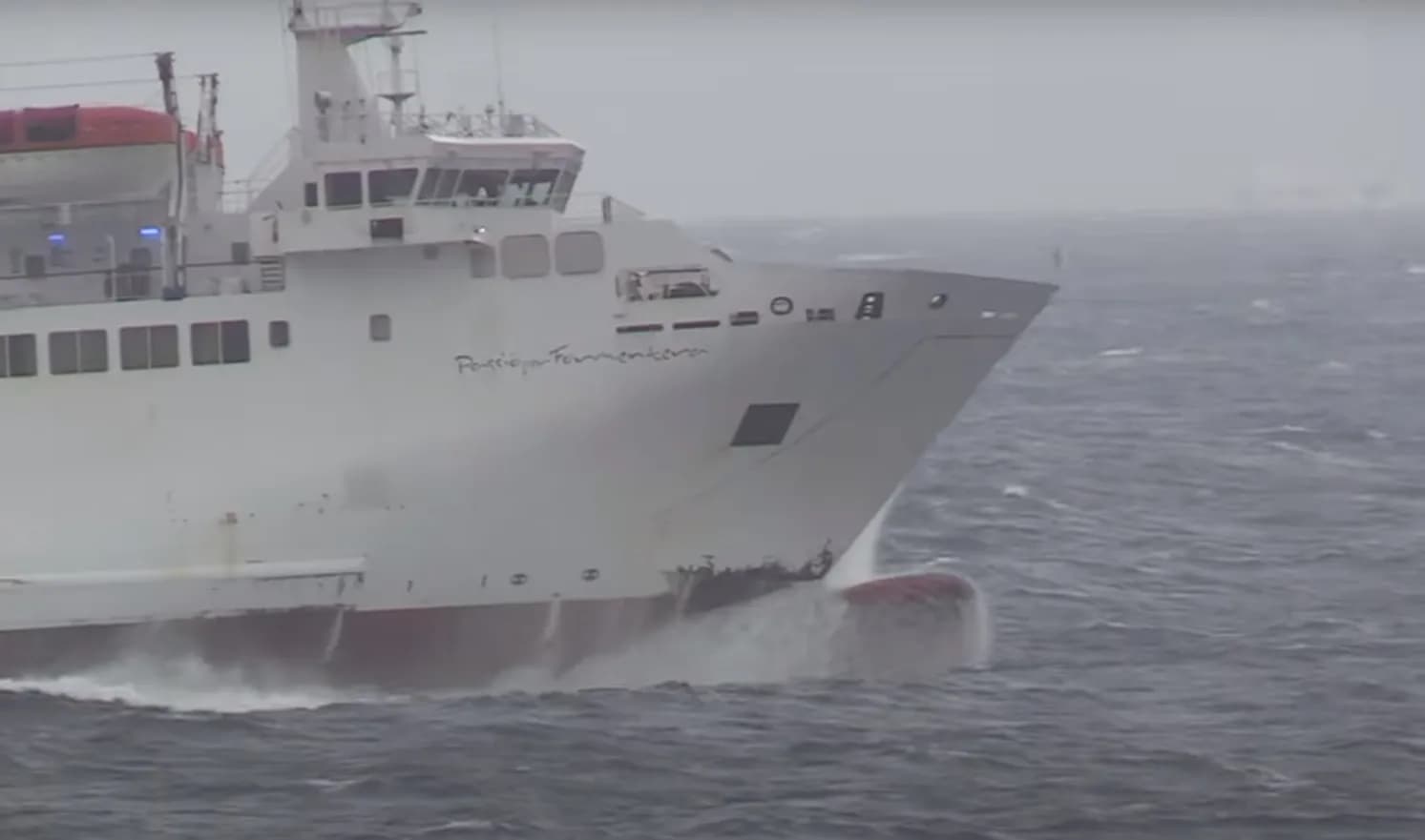 El temporal sigue afectando a las conexiones marítimas del Estrecho