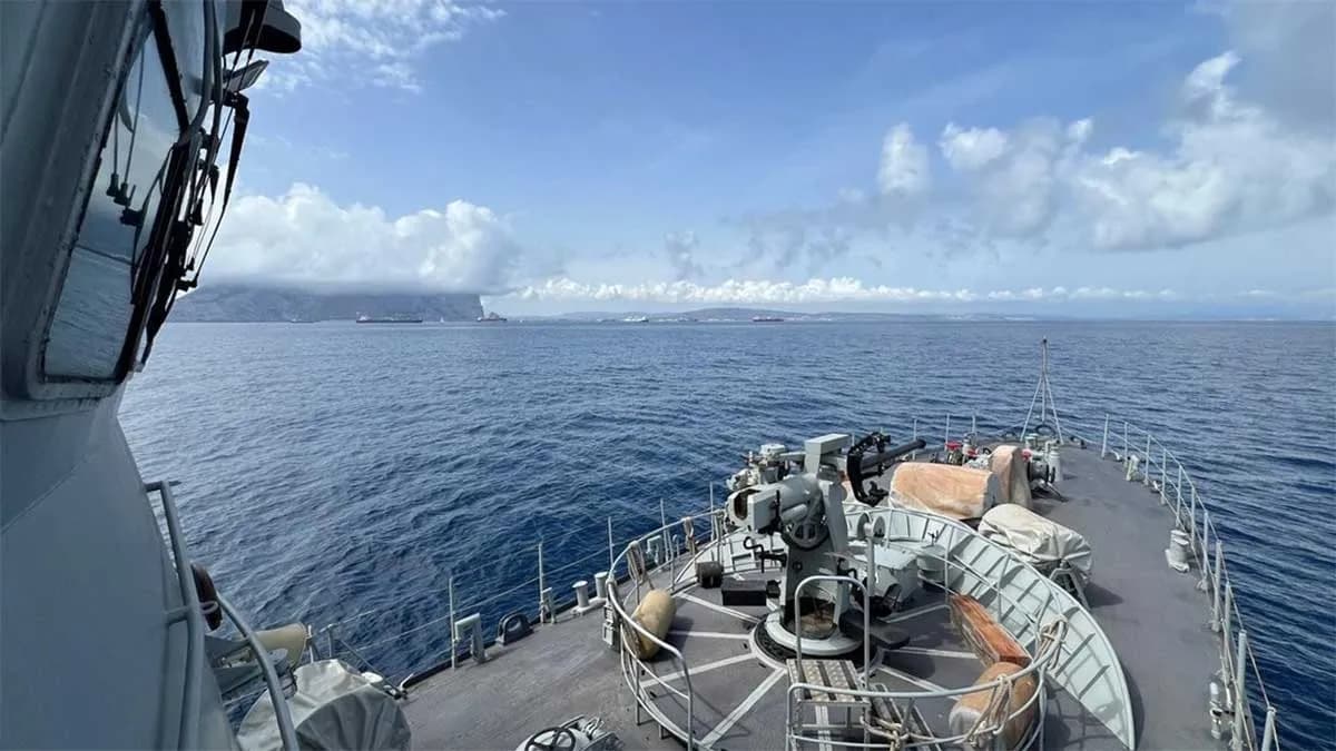 La Armada Española despliega el patrullero Medas para reforzar la seguridad en el Estrecho de Gibraltar y el Mar de Alborán