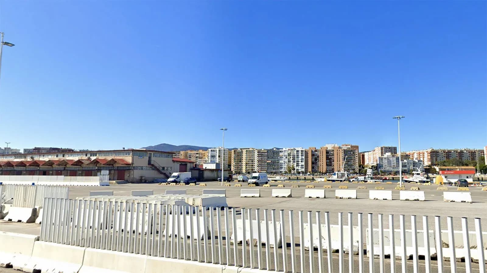 La Autoridad Portuaria de la Bahía de Algeciras licita la pavimentación del solar resultante de la demolición de dos locales del Muelle Pesquero