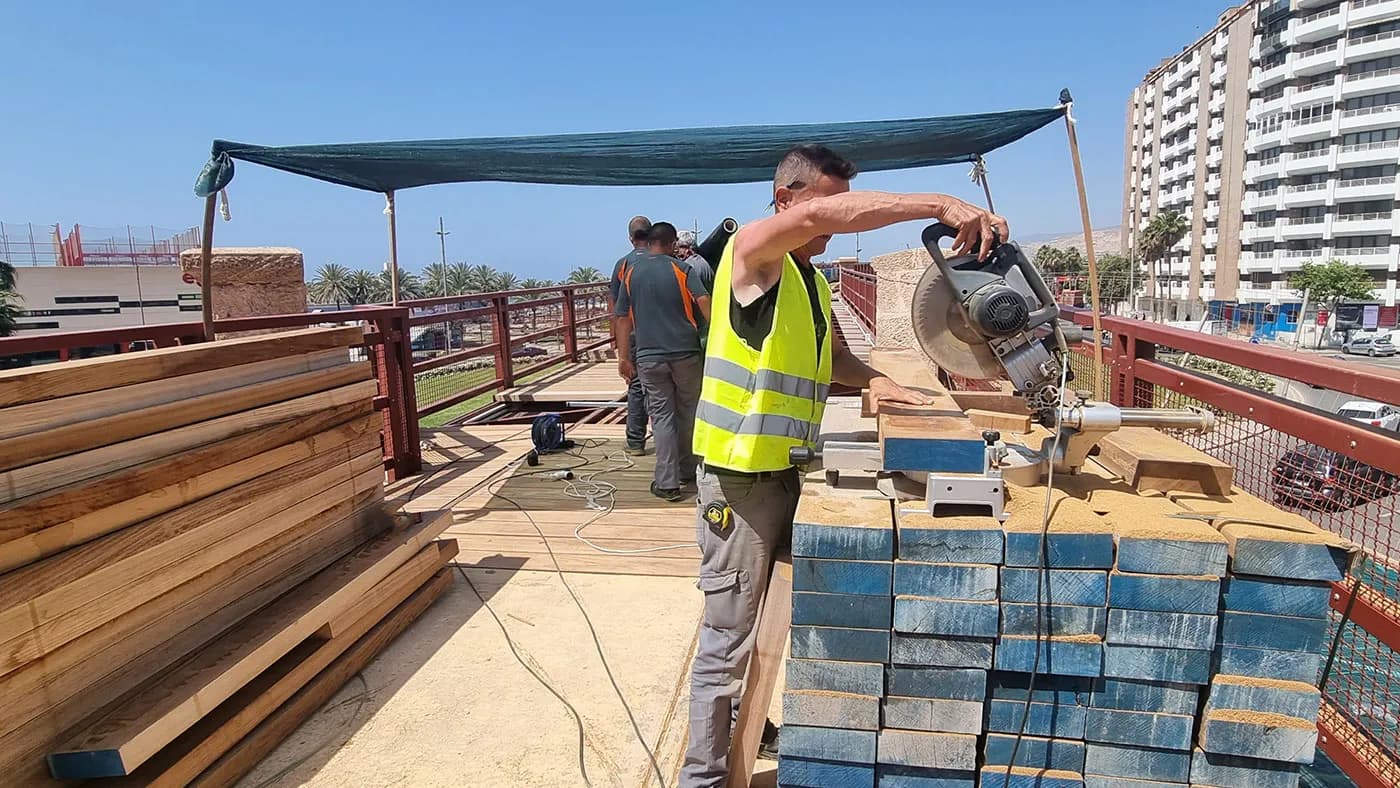 El Puerto de Almería comienza la pavimentación del Cable Inglés