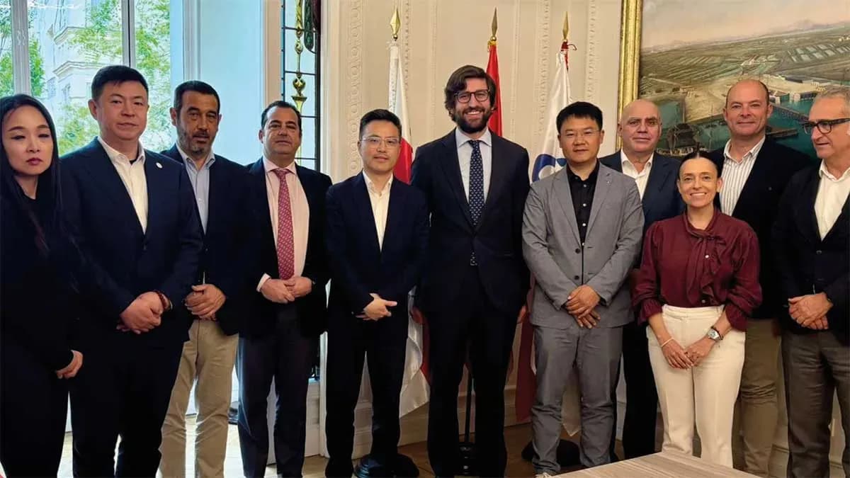 Pérez et Cía. reçoit dans son siège à Madrid une délégation de COSCO Shipping pour renforcer sa collaboration en Espagne