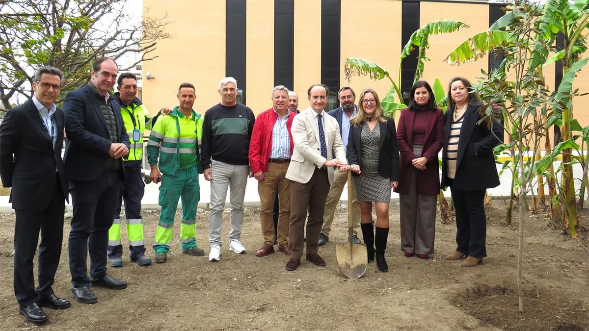 La Autoridad Portuaria de la Bahía de Algeciras celebra el Día Internacional de los Bosques con la plantación de un magnolio