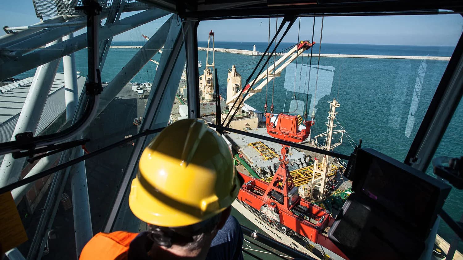 Expertos internacionales inician sus trabajos para valorar la creación de un Área de Control de Emisiones en el Mediterráneo