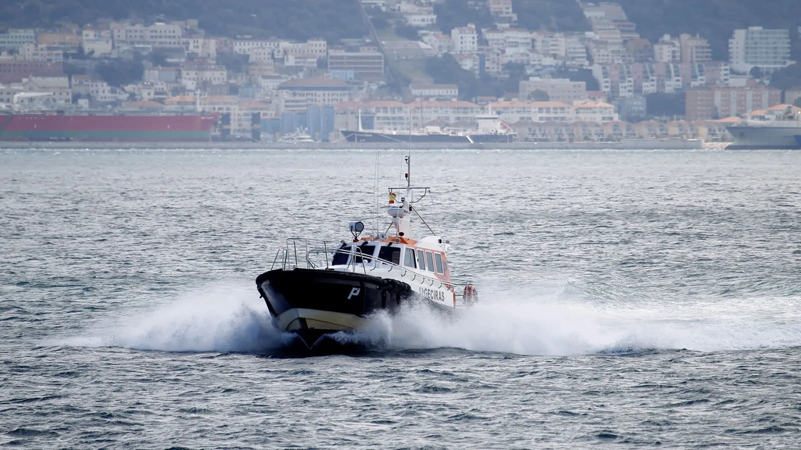 La APBA adjudica a la Corporación de Prácticos del Puerto Bahía de Algeciras la gestión del tráfico marítimo y las operaciones portuarias