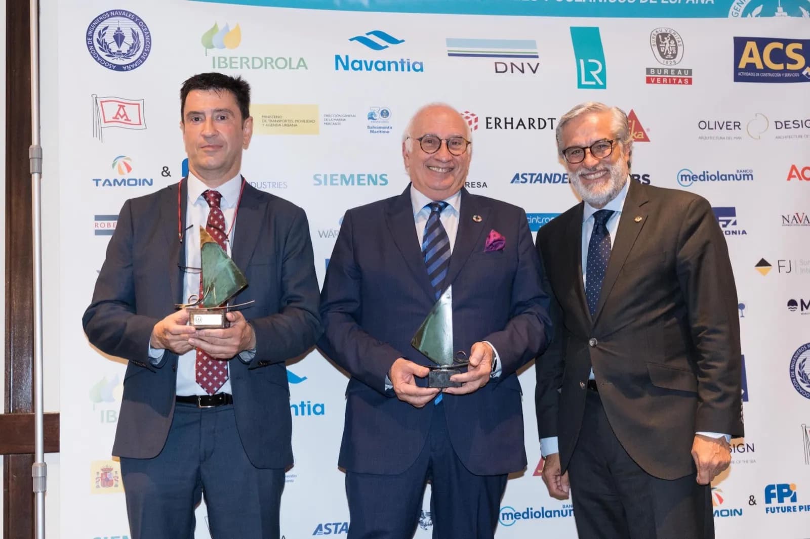 El buque Bahía Levante, galardonado como la “Construcción Naval más destacada de 2022”
